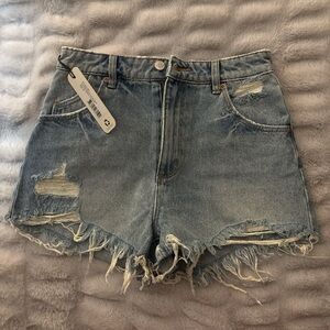 Rolla’s NWT Distressed Denim Women Shorts Size 26